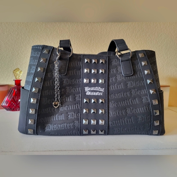 New Without Tags Beautiful Disaster Purse - Picture 1 of 5